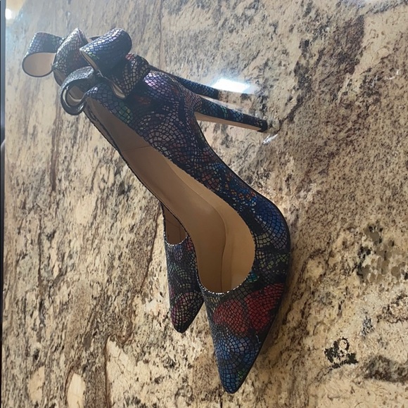 Neiman Marcus Bowed Back Heels❣️Size 10 - Picture 2 of 5